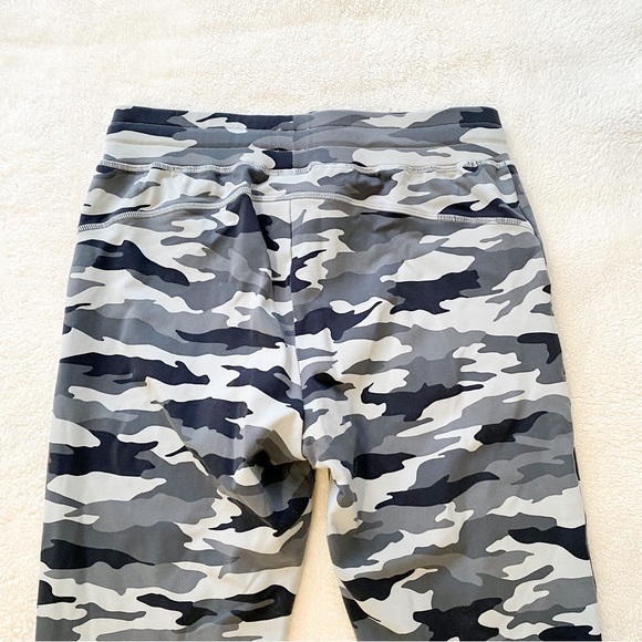 Zyia Unwind Jogger Sweatpants - Picture 7 of 9